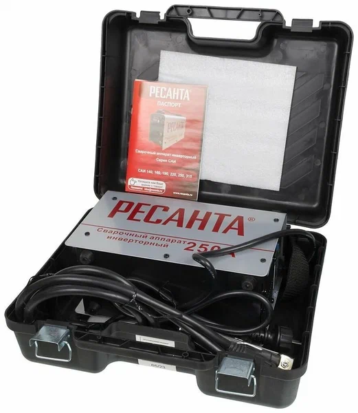 Сварочный инвертор РЕСАНТА САИ 250 В КЕЙСЕ